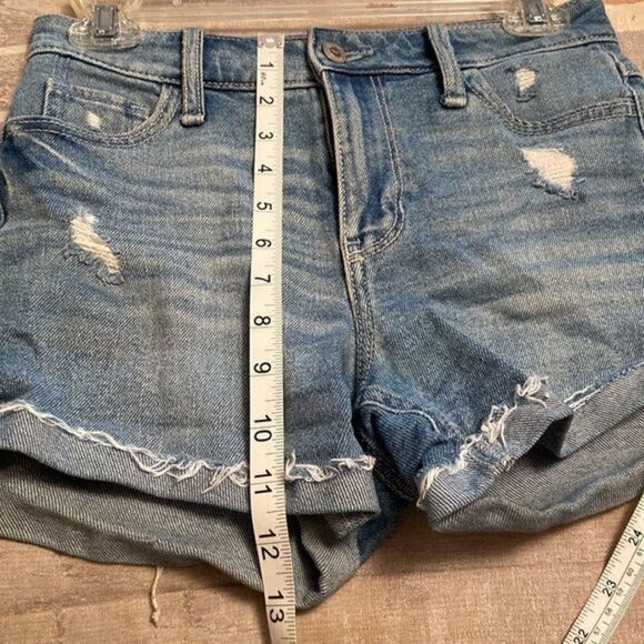 ⭐️HOLLISTER HIGH RISE MIDI SHORT - Picture 9 of 12